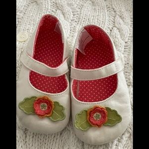 White with Felt FLower Crib Shoes